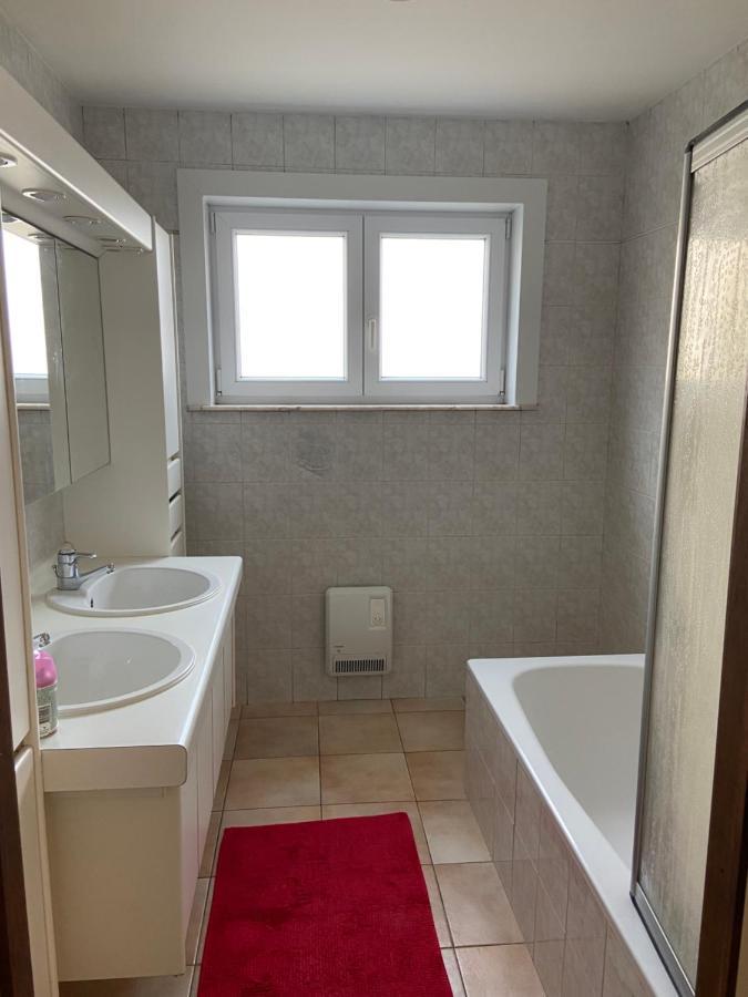 Ruim Zonnig Appartement Op 50M Van Strand Ostend Exterior photo